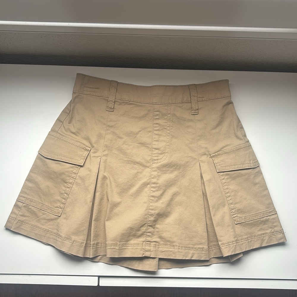 Pleated Khaki Cargo Skort - Picture 2 of 3